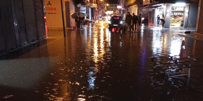 SAMSUN’UN O İLÇESİNDE SAĞANAK YAĞIŞ ETKİLİ OLDU