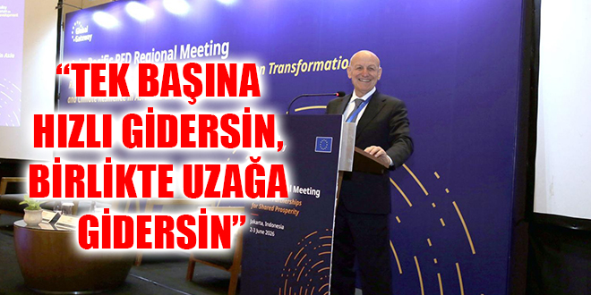 BAŞKAN ŞENOL KUL DÜNYA KÜRSÜSÜNDE: “TEK BAŞINA HIZLI GİDERSİN, BİRLİKTE UZAĞA GİDERSİN”